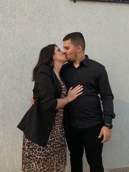 Imagem do casal Grazielle e Eduardo